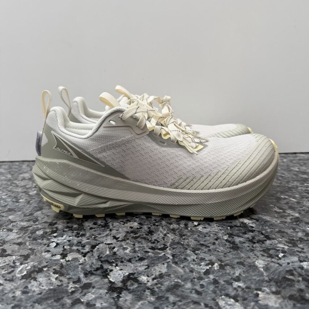 Altra Experience Wild 2 Women’s Trail Running Shoes Taupe Colorway Size US 7